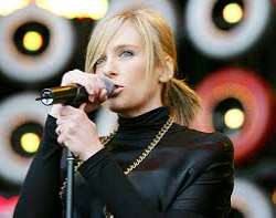 Toni Collette Birthday, Real Name, Age, Weight, Height, Family, Facts ...